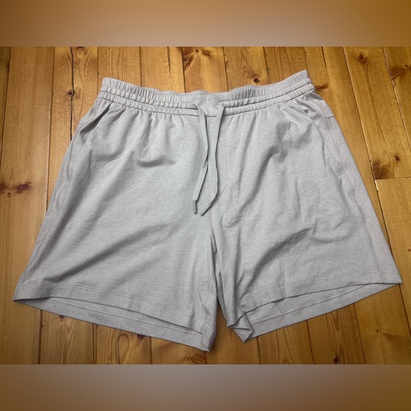 Lululemon Soft Jersey Short 5" - Picture 3 of 4